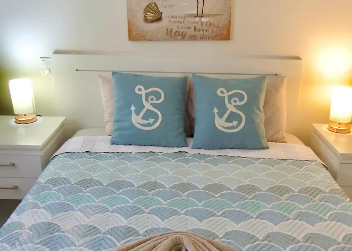 High Tide 2 Bed1 Bath Terrace